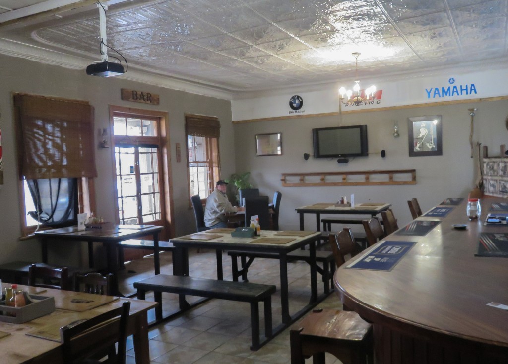 Memel hotel bar